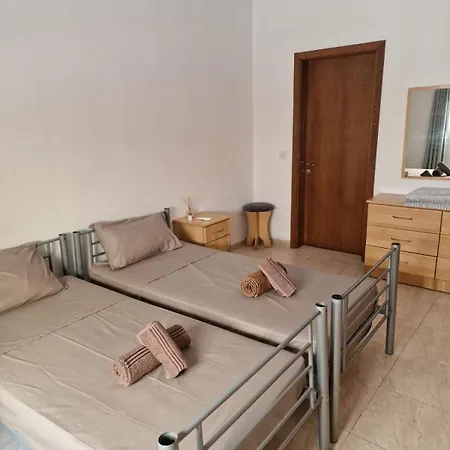Central Apartment In سليمة المظهر الخارجي الصورة
